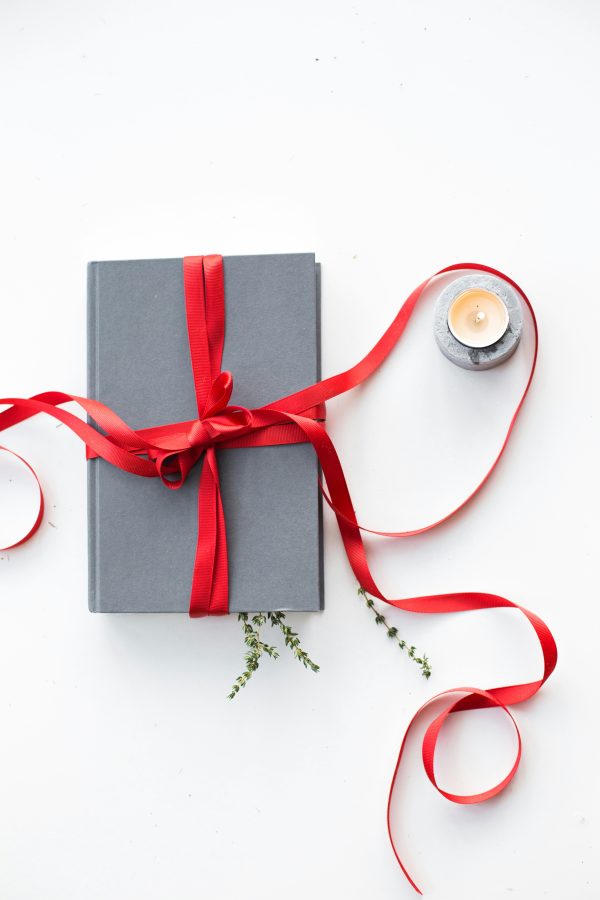 picture of a gift box - Aude NERESTAN